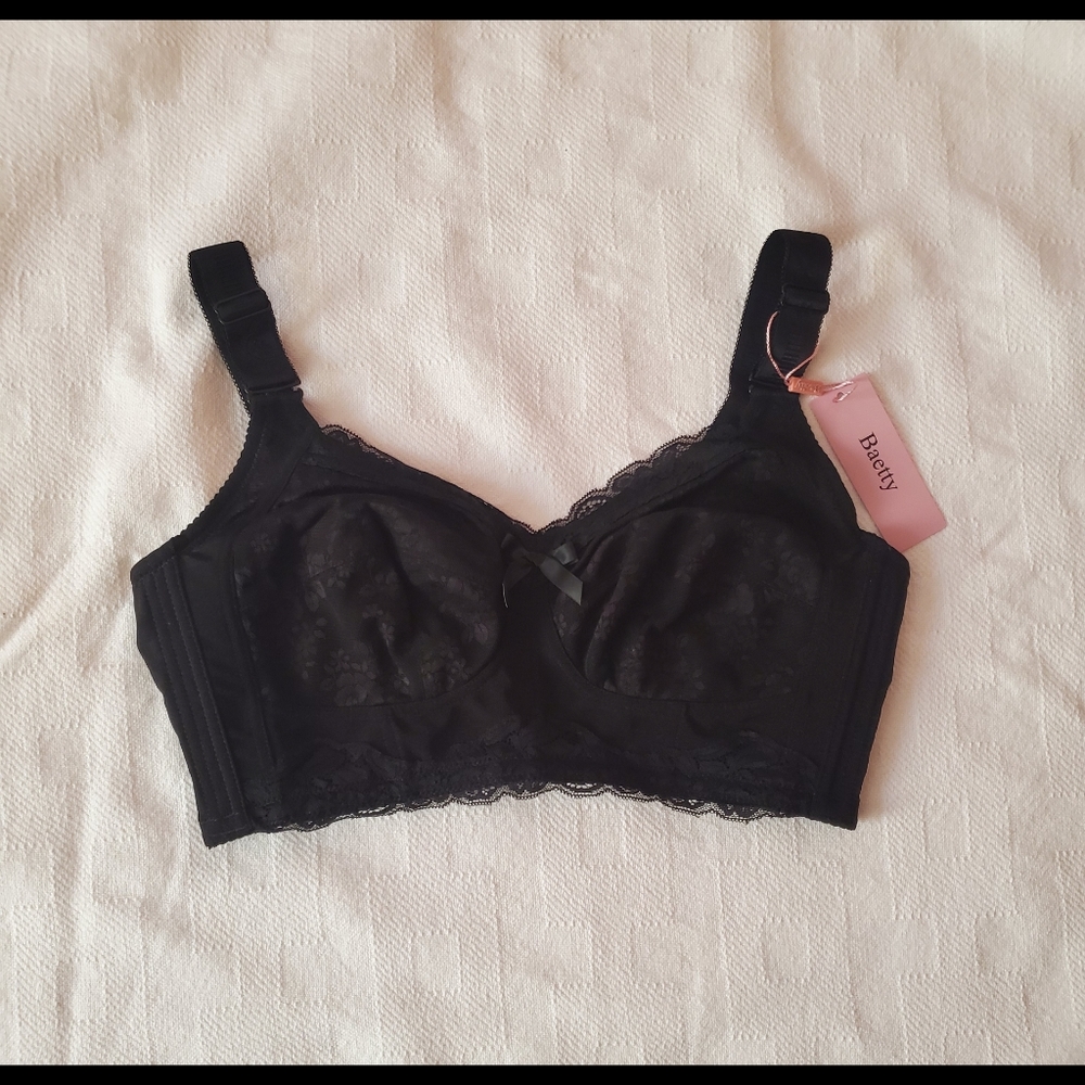 BLACK WOMEN'S BRA. NWT